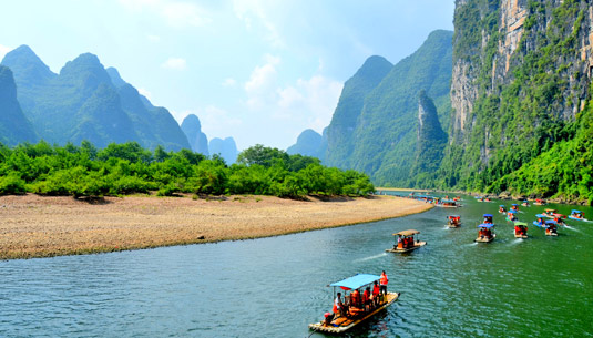 Cruise on Li River